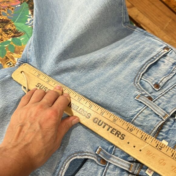 NWT Levi’s Wedgie Straight Women’s Jeans Denim Ripped Knee - Picture 4 of 11